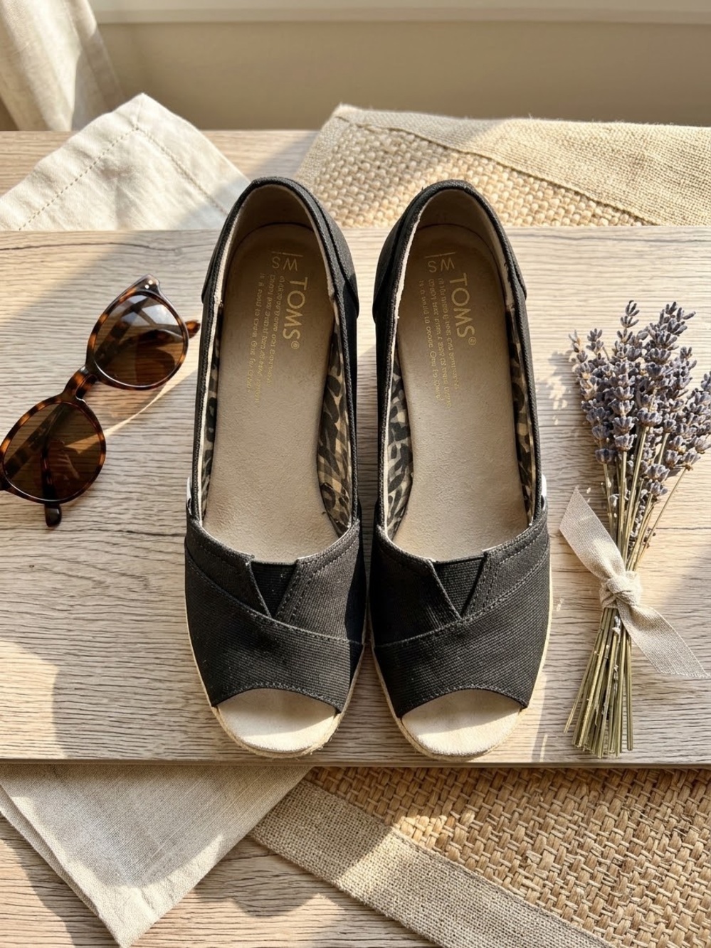 TOMS Black Canvas Peep-Toe Espadrille Flats size 5